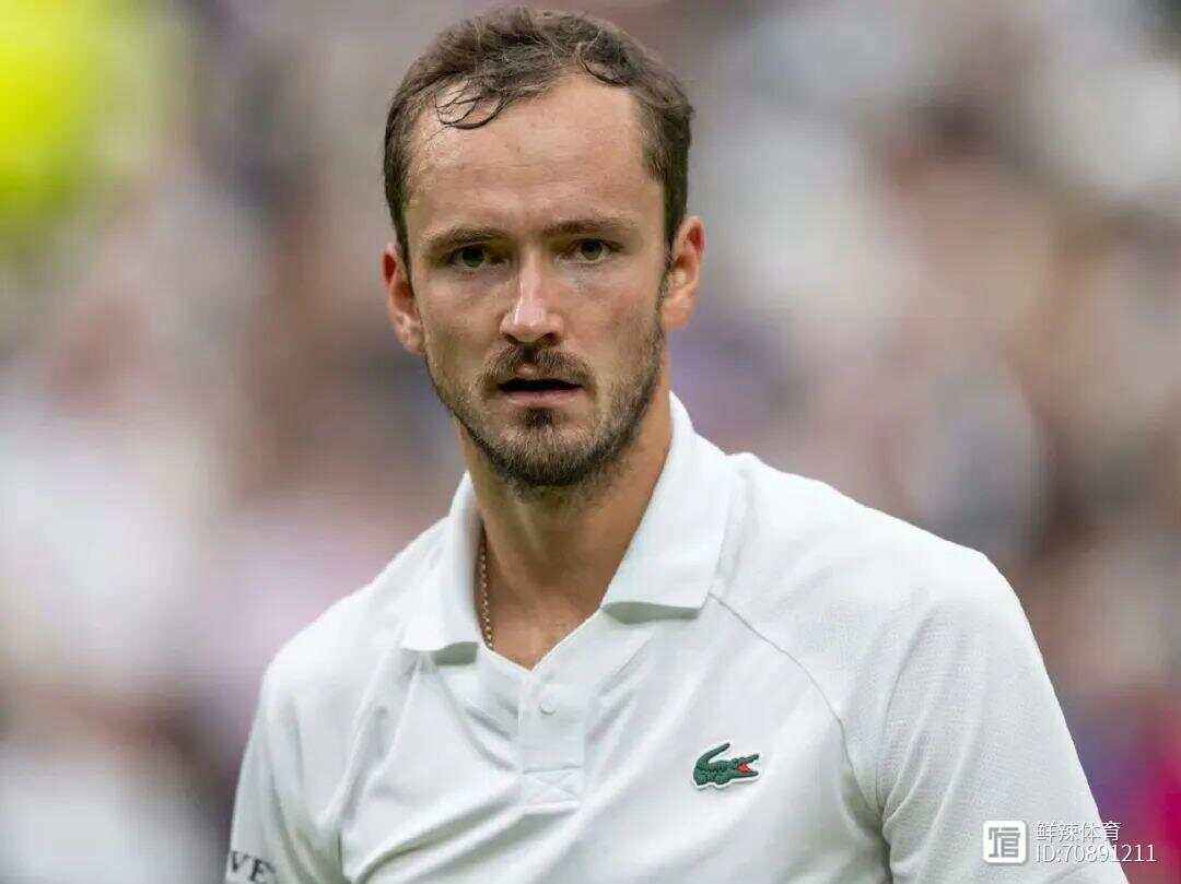 关于温网轻取澳网，梅德韦杰夫高光表现的信息