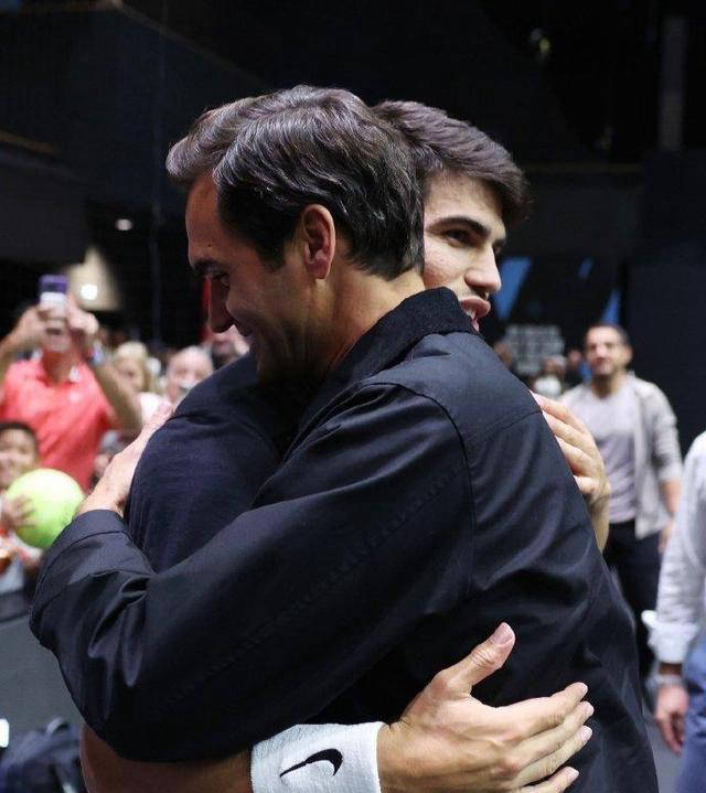 年终总决赛险胜拉沃尔杯，阿尔卡拉斯统治全场