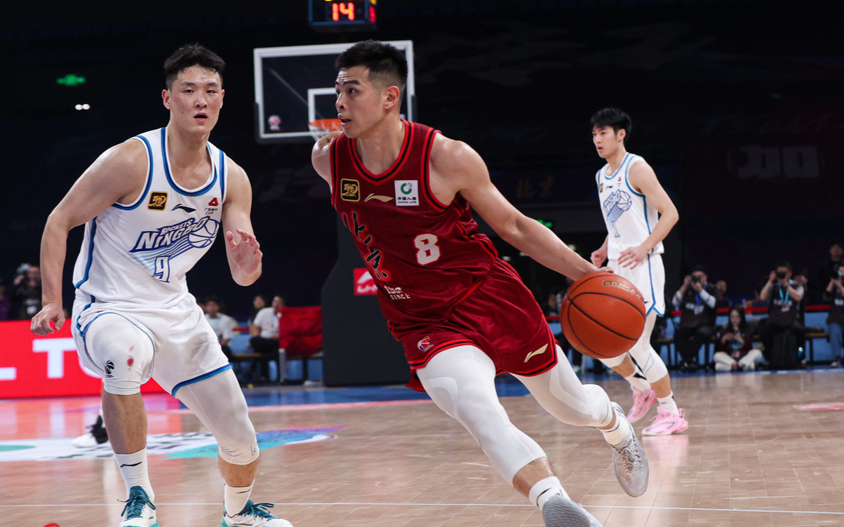 F1新赛季揭幕战焦点战,开拓者硬仗取胜浙江队 F1新赛季揭幕战焦点战,开拓者硬仗取胜浙江队